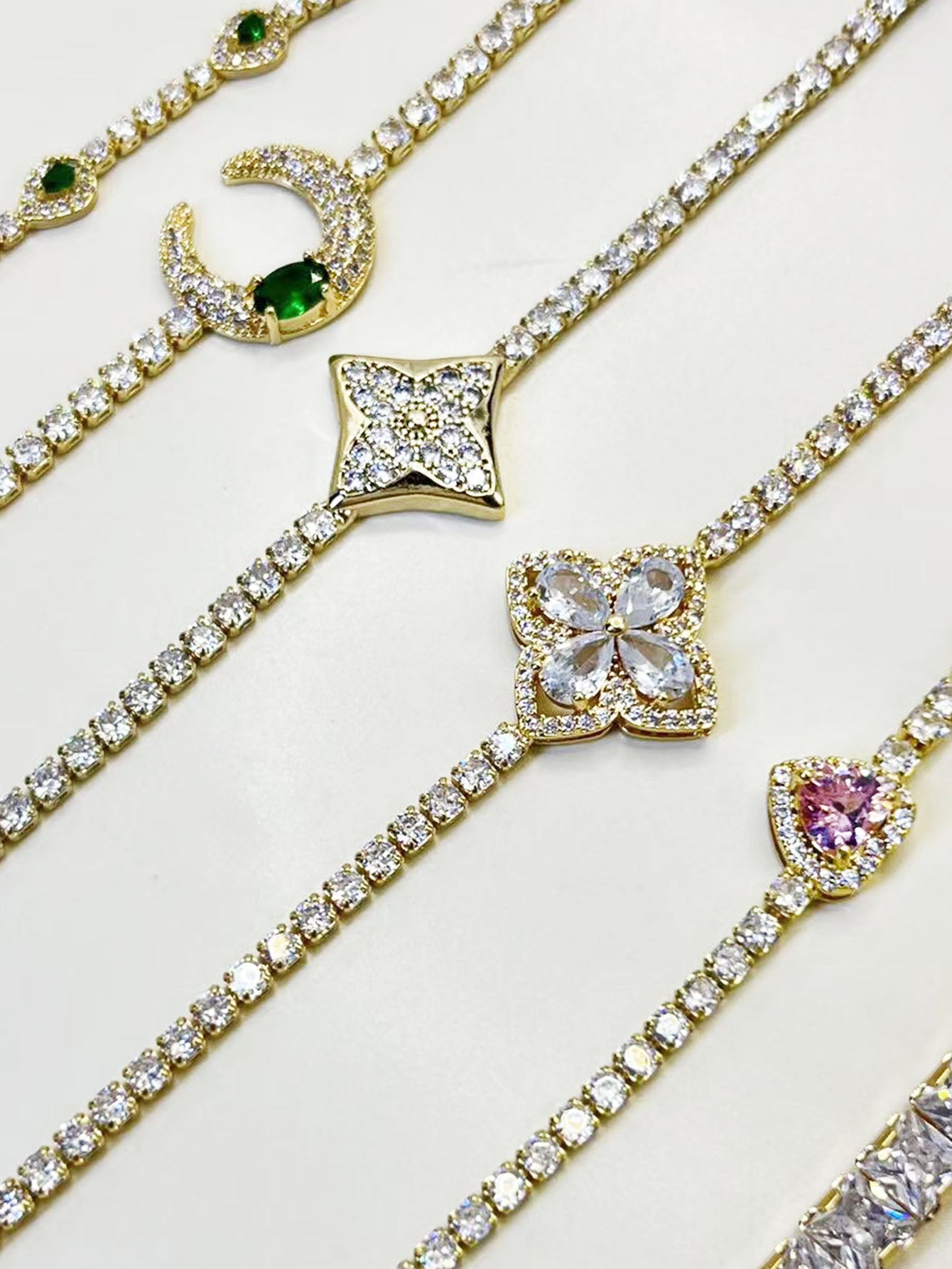 E    Exclusive Zircon Bracelet- Open in live